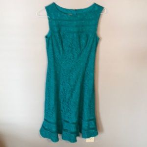 Adrienne papell lace midi dress